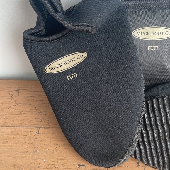 Muck Boot Futi Women’s Shoe Boot Cover Size Small 6-7 - Picture 2 of 4